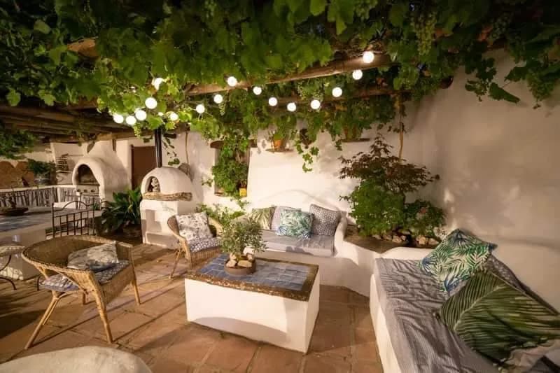 farmhouse courtyard with gas bbq
