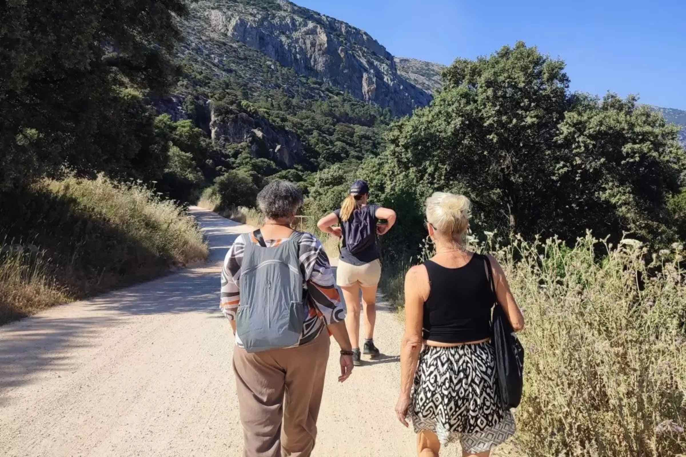 Hiking trail near Cortijo Los Lobos with mountain views