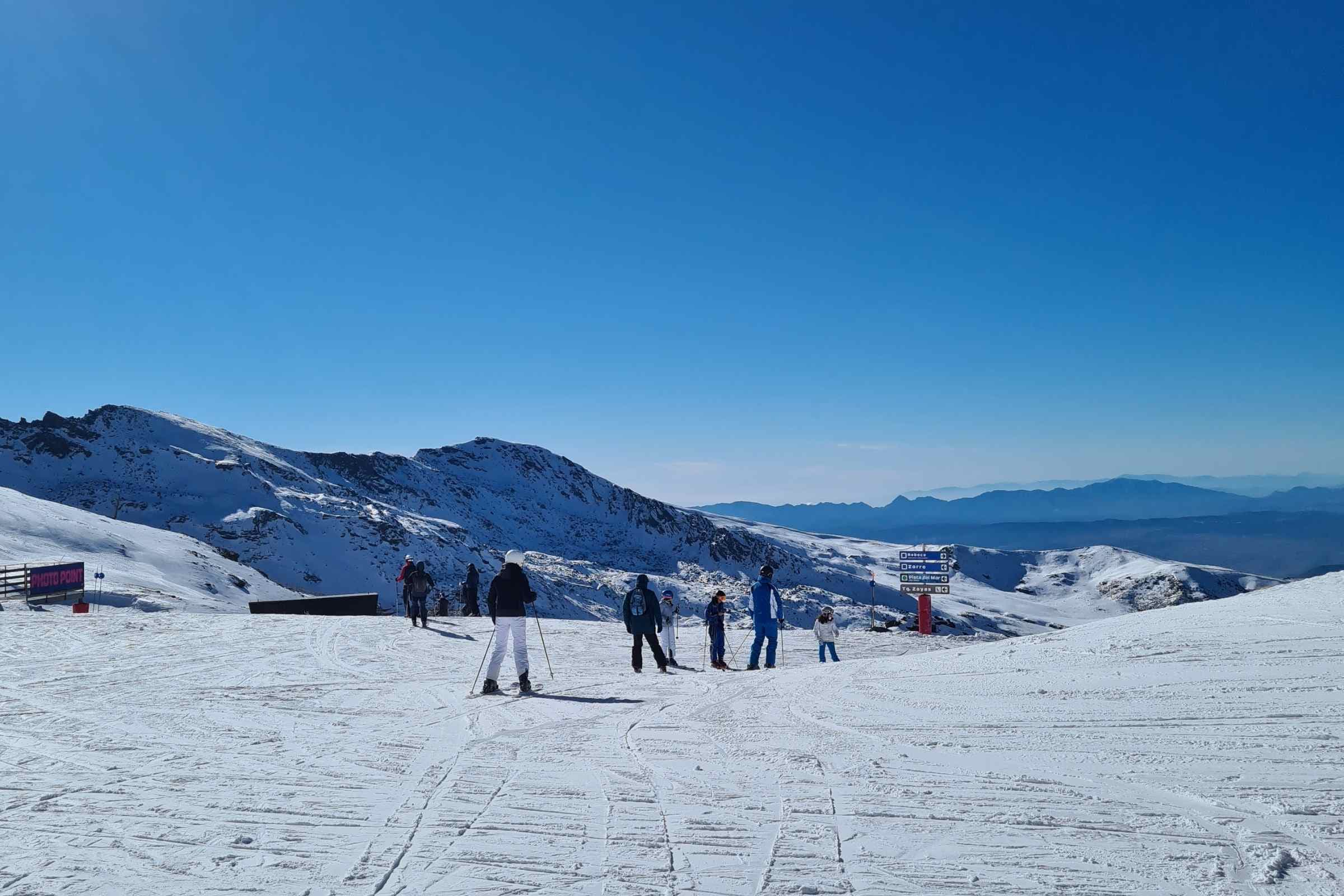 Sierra Nevada skiing in the sunshine