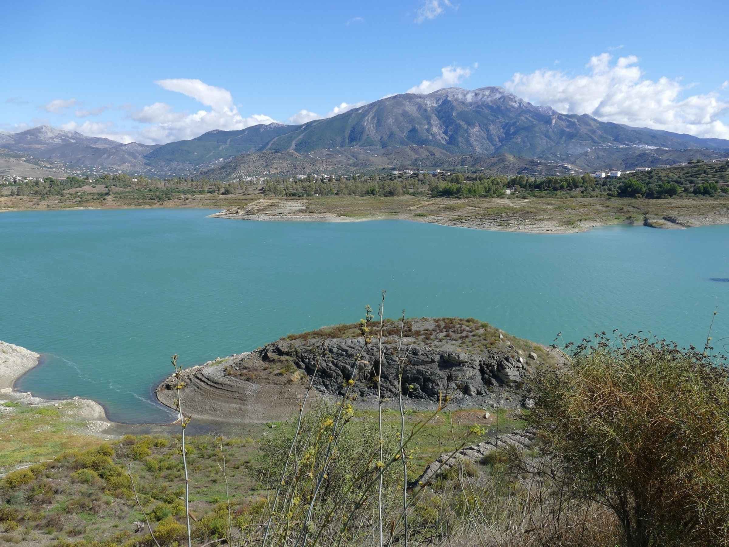 Placeholder image for Lake Vinuela shoreline