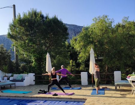 yoga-at-the-pool2